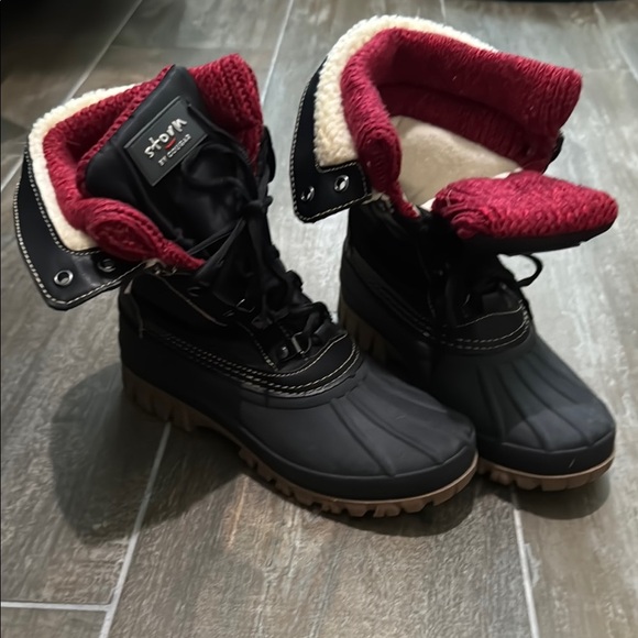 Cougar Black and Burgundy Winter Boots - Picture 1 of 8
